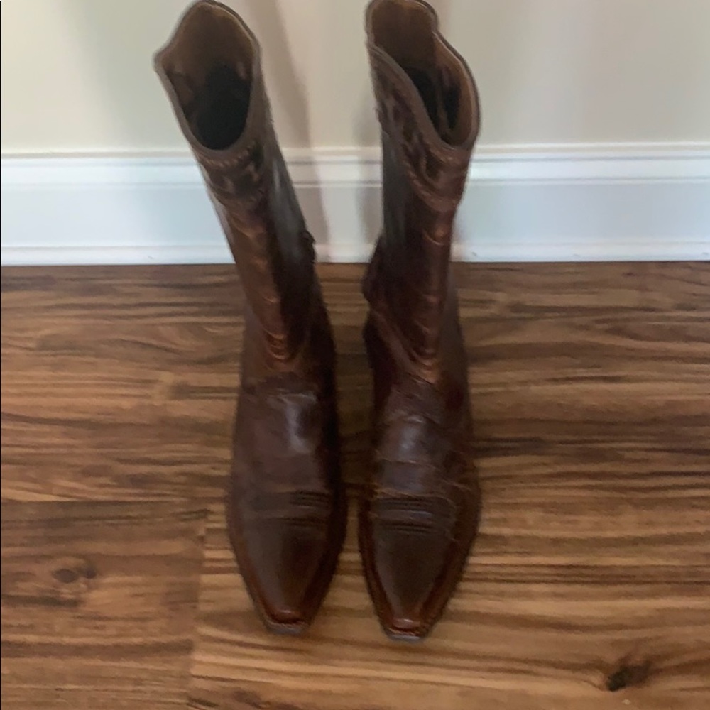 New Ariat cowboy boots!